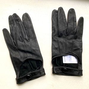 Small lamb skin leather gloves